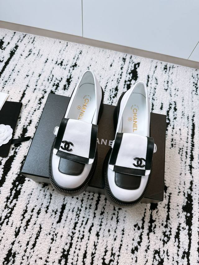 Factory Price p 5B Chanel Retro Loafers A pair of Chanel retro loafers that per