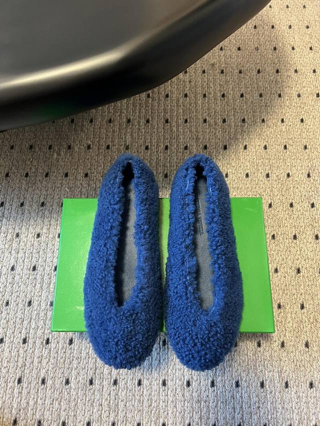 Bottega Venet* 25Ss Fuzzy Ballet Flats Rosa's inspiration comes from the flow an