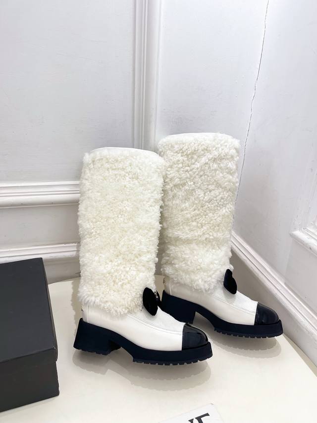 Chanel 25 2025 Autumn/Winter New Arrival: Classic Runway Style Chanel Double C