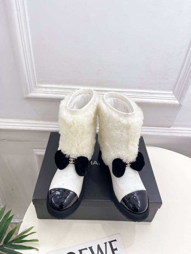 Chanel 25 2025 Autumn/Winter New Arrival: Classic Runway Style Chanel Double C