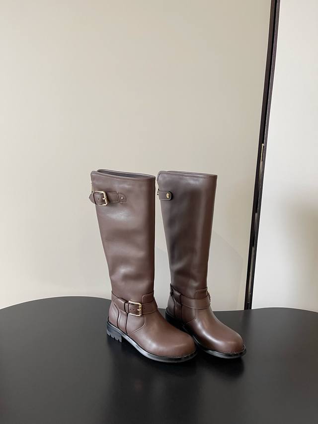 D&G Dolce & Gabbana's latest belt buckle riding boots The high-end feel of the d