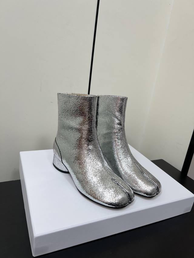 Maisonmargiela Mm6 Split-Toe Maisonmargiela Classic Split-Toe Boots Highly recog