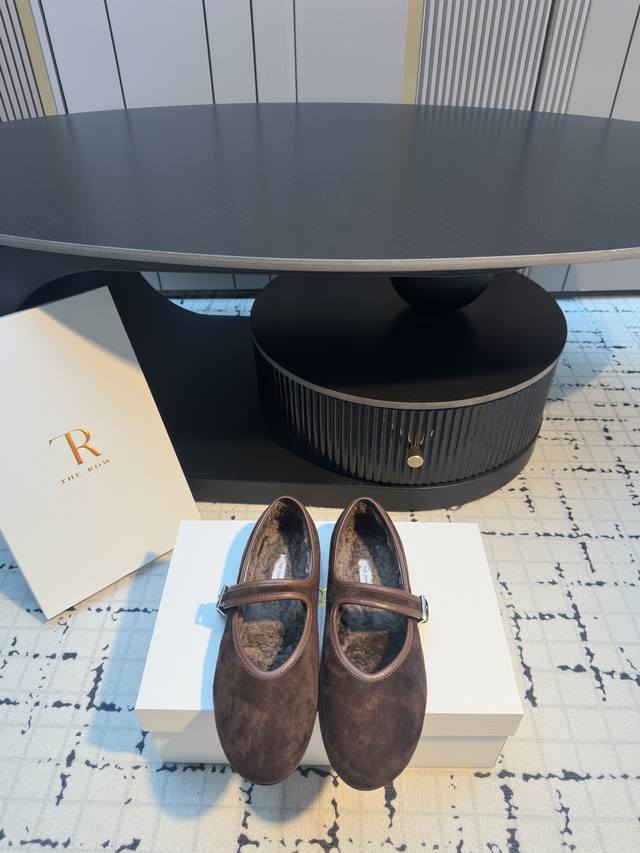 The Row 2025 Fall/Winter New Round Toe Fleece-Lined Mary Jane Shoes An extremely