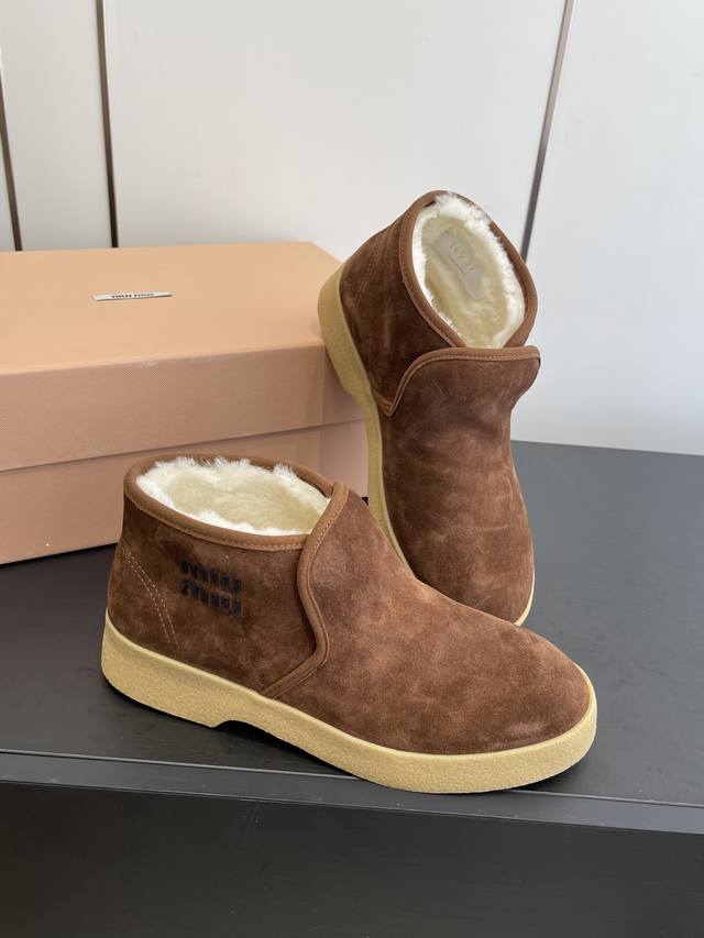 Miu Miu Fall/Winter Runway New Pure Wool Snow Boots - A Warm Choice for Sweet an