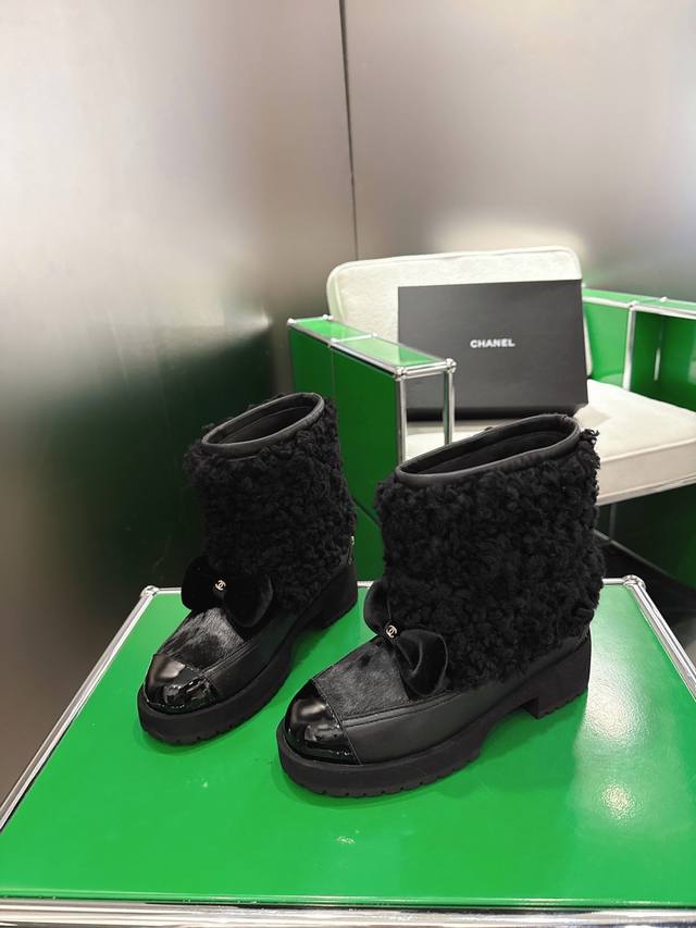 K010 Chanel Fall/Winter Heavy-Duty Wool Ankle Boots A highly recommended style o