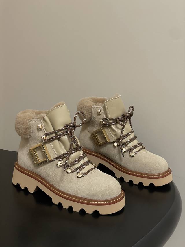 Top Quality 2025 Early Autumn New Roger Vivier Rv Viv' Rangers Truck Wool Series