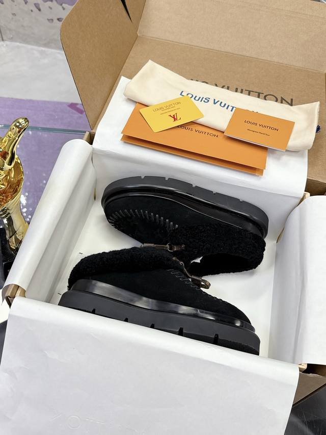 2025 Louis Vuitton Fall/Winter Latest Runway Collection Furry Snow Boots, LV Woo