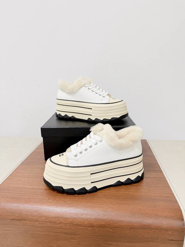 Chanel-style platform fuzzy biscuit shoes, a brand new retro canvas series, pre
