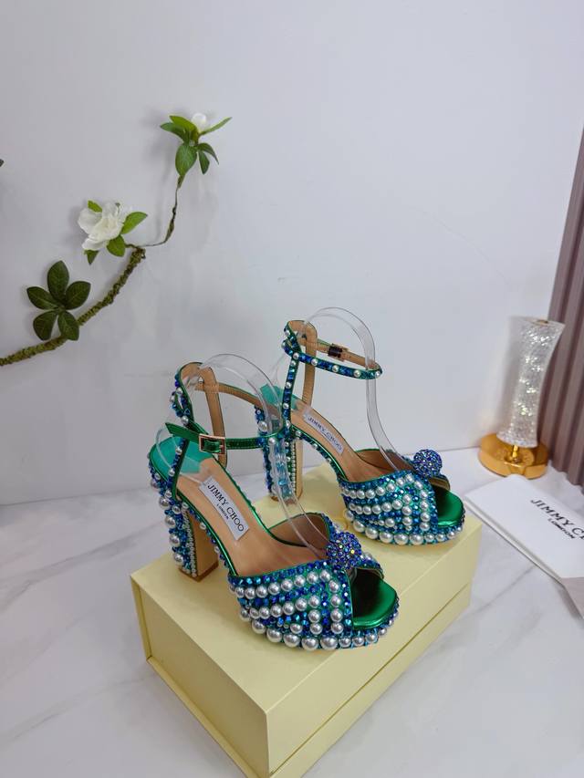 Factory Direct Jimmy Choo is a very comprehensive and prestigious fashion lifes