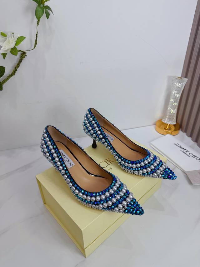 Factory Direct Jimmy Choo is a very comprehensive and prestigious fashion lifes