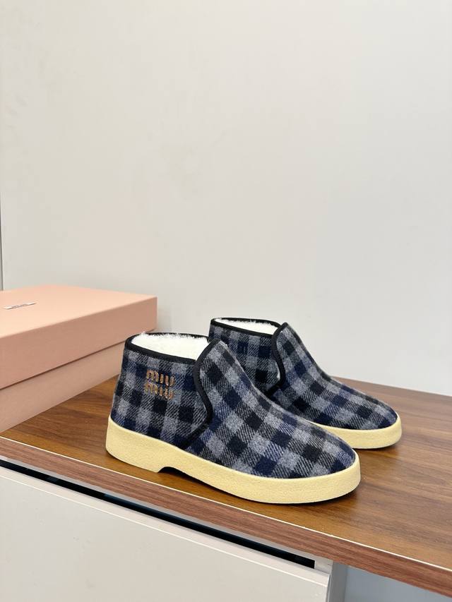 Miumiu 25Ss Milan Runway Wool Ankle Boots/Snow Boots Miu Miu 2025 Fall/Winter Co