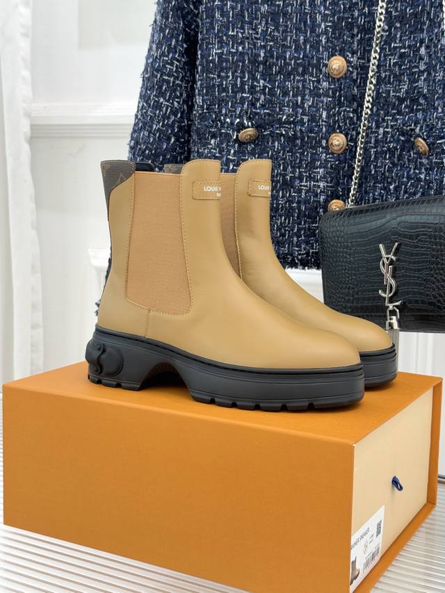 New Louis Vuitton Chelsea Boots Simple, stylish, timeless, and elegant A classi