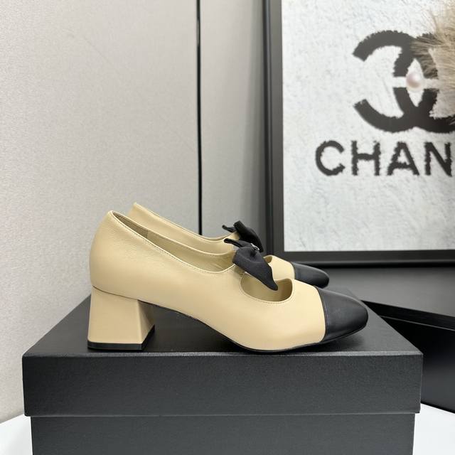 Early Autumn New Chanel 25B Mary Jane Shoes with Bow, Classic Double C Buckle H