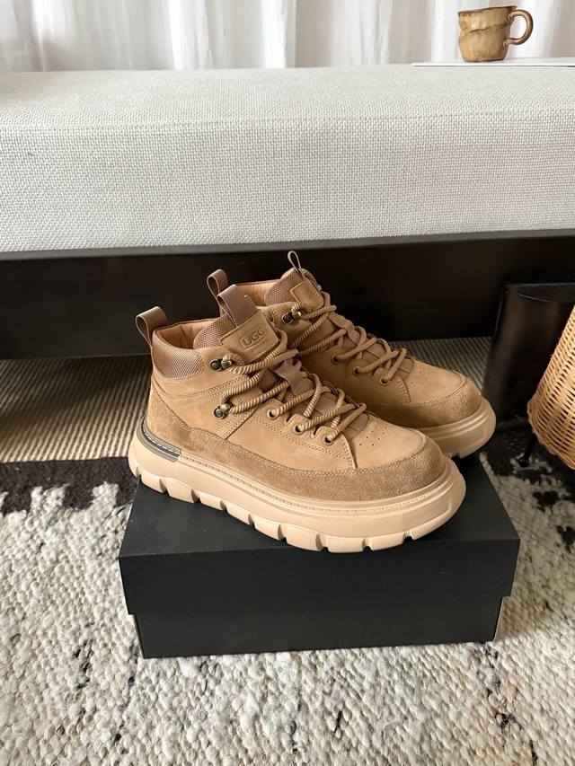 Xy-8025 Men's Workwear Shoes with a serrated heel. These shoes feature a stylish