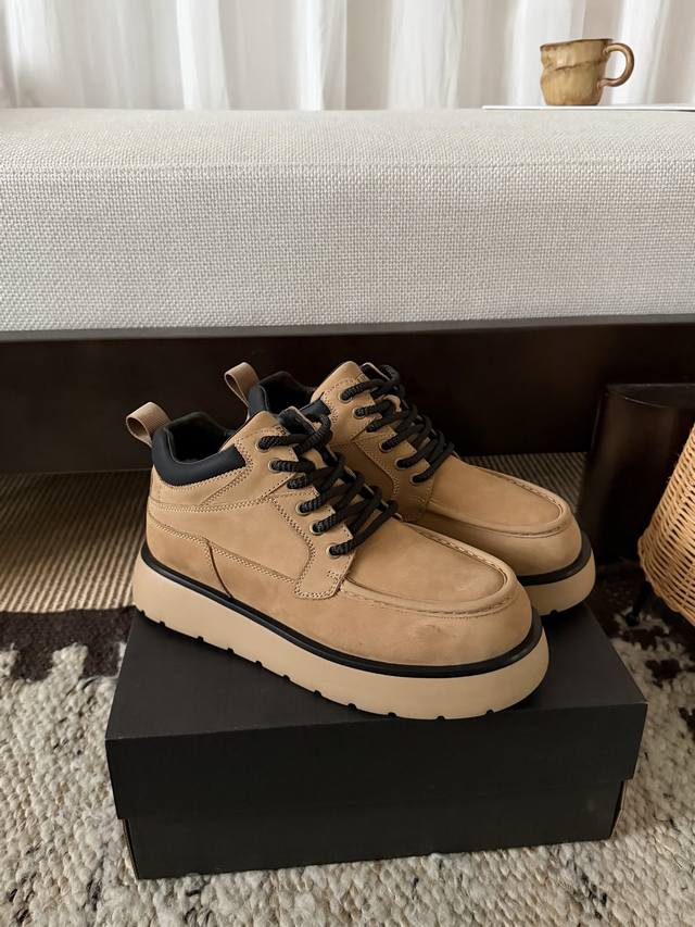 Xy-2027 Suede Workwear Sneakers Highly recommended! These work shoes feature a g