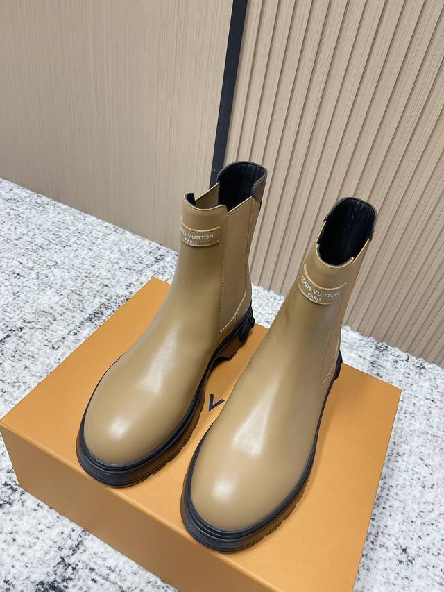 Top-tier version: Lv 25Ss Autumn/Winter Round Toe Ankle Boots