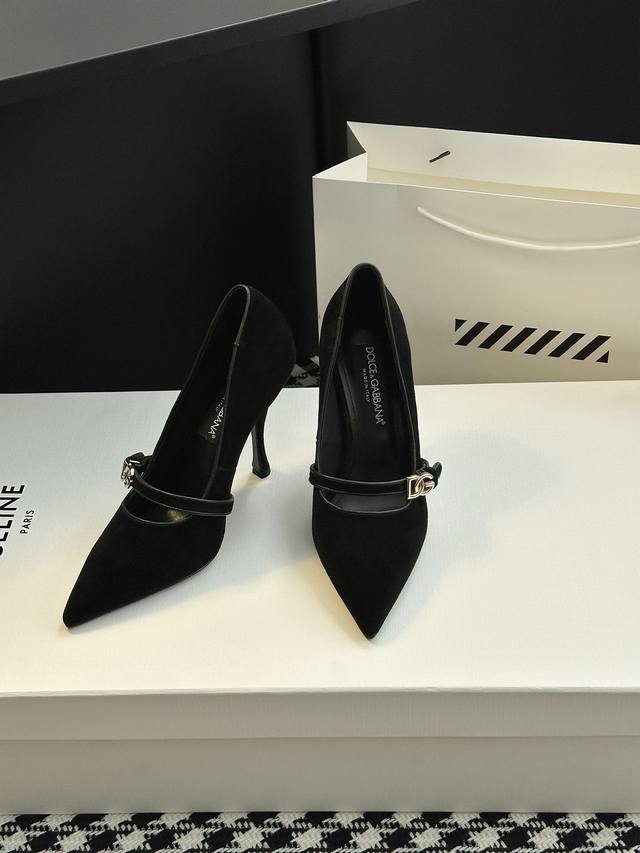 Dolce & Gabbana Pointed-Toe High Heels & Italian Romantic Aesthetics: A Collisi