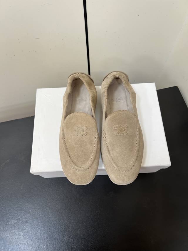 Celine 25Ss New Slip-on Loafers This year, you absolutely must get a pair of Cel