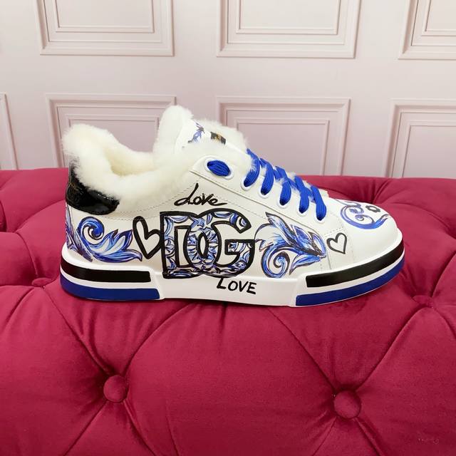 Custom-made. Women's and men's high-end versions. Brand outsole: Dolce & Gabban