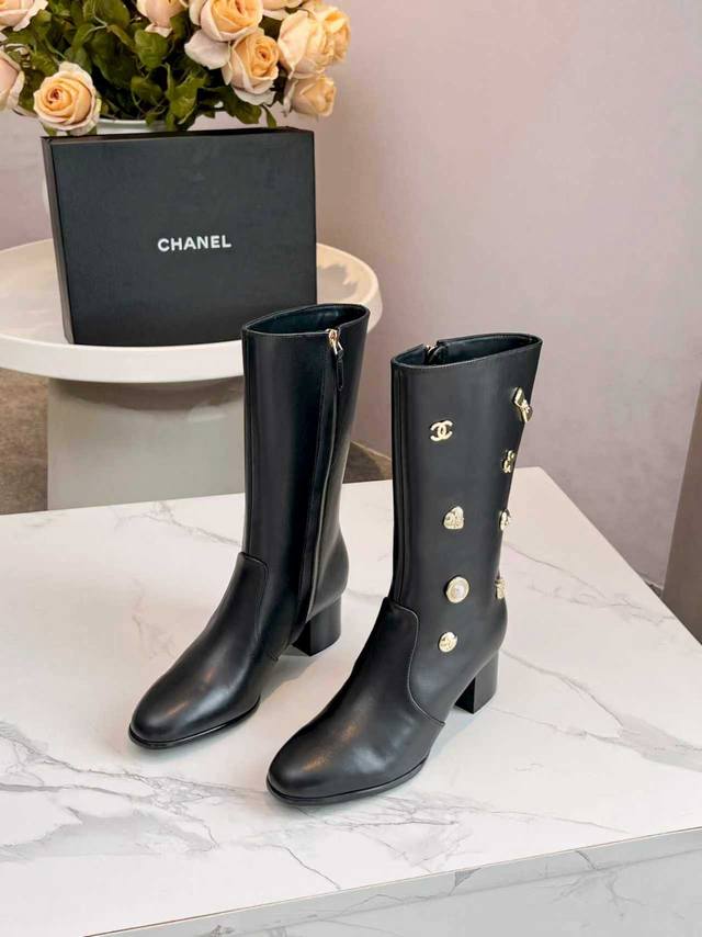 25Ss Chanel Fall/Winter Chunky Heel Mid-Calf Boots, available in leather and sue