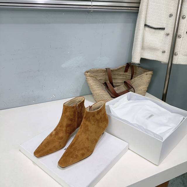 High-quality factory release! The Row25 Fall/Winter new arrival: Square-toe kit