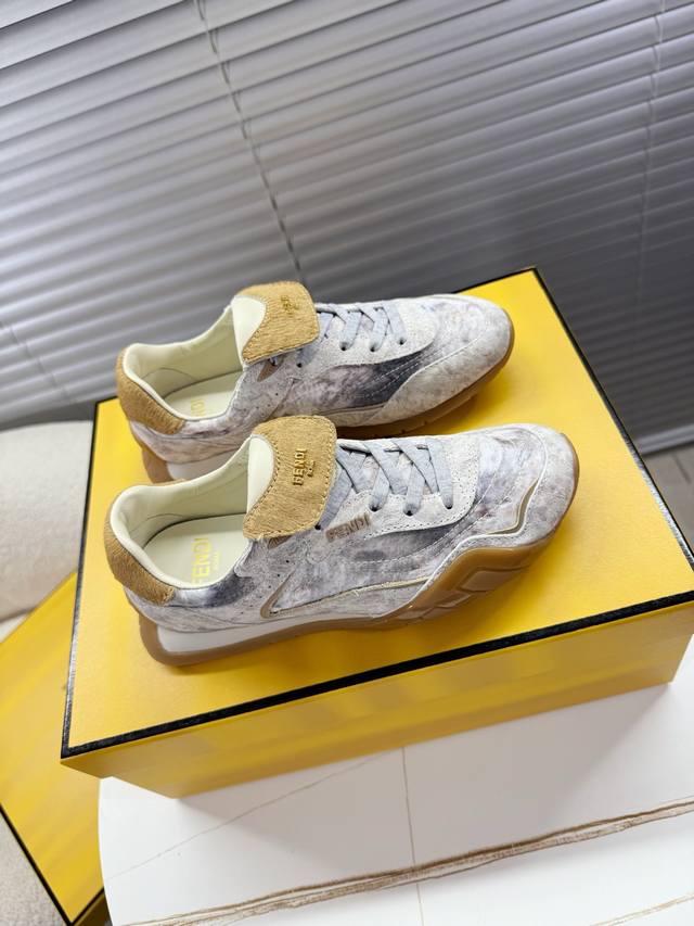 Fendi's latest couple's German training shoes; Cortez shoes; sneakers Recommend