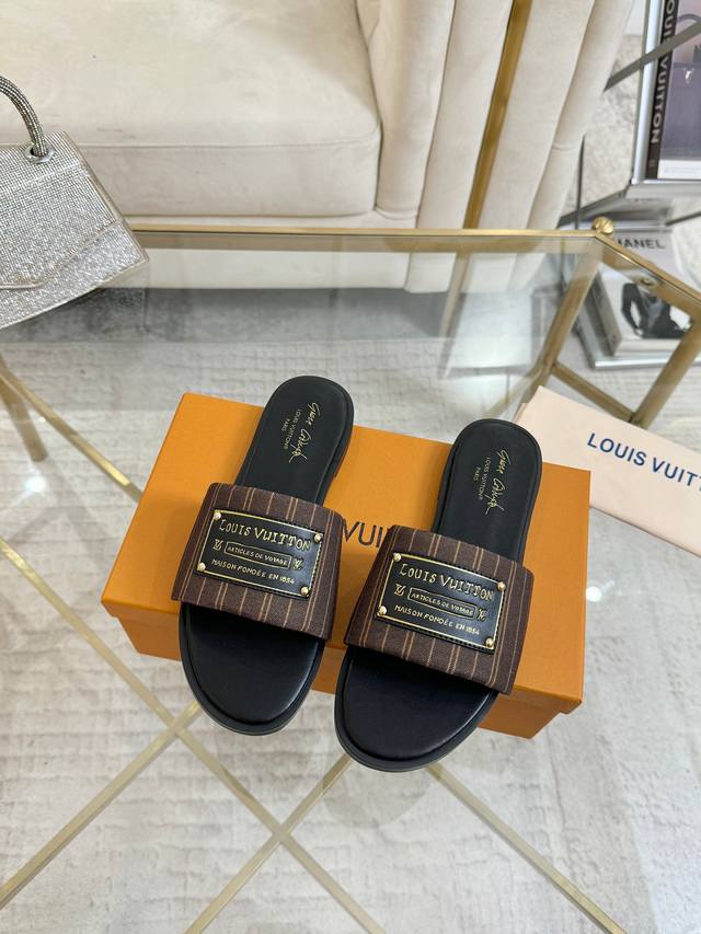 Lv New Slippers..35-43 Leather Sole DDD