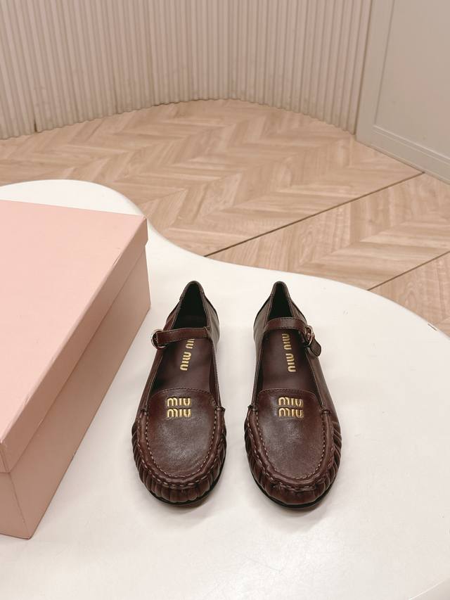 High-quality Miu Miu 26 Spring New Arrival Mary Jane Loafers, versatile and sli