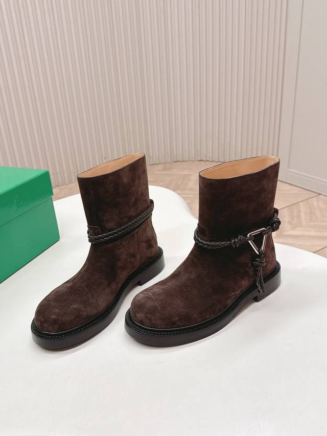 Premium Cashmere Ankle Boots Bottega Veneta
