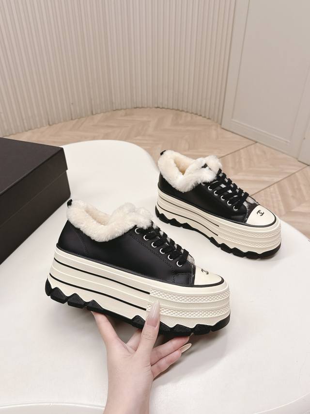 Chanel 2025 Fall/Winter New Platform Wool Biscuit Shoes Maintaining the chic and
