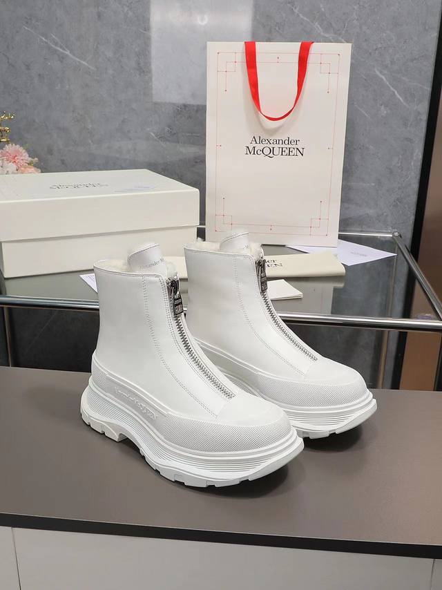 Woolly is now online! Top-tier version! Alexander McQueen 2025 Fall/Winter lates