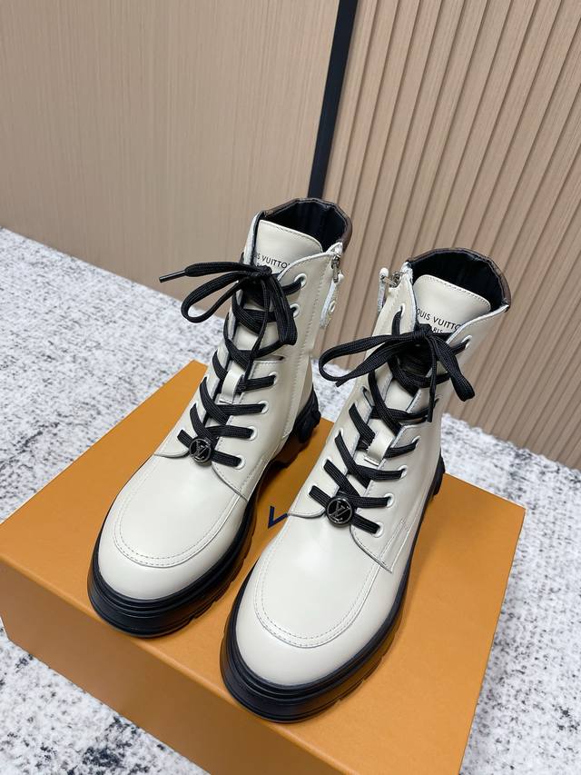 Top-tier version: Lv 25Ss Autumn/Winter Round Toe Ankle Boots
