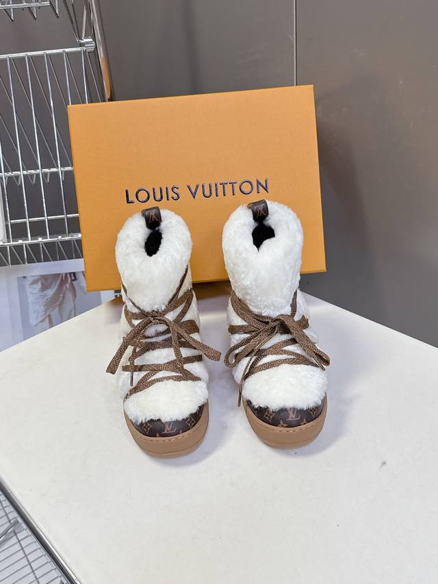 Louis Vuitton Fall/Winter Newest Snow Boots Super popular with celebrities and i