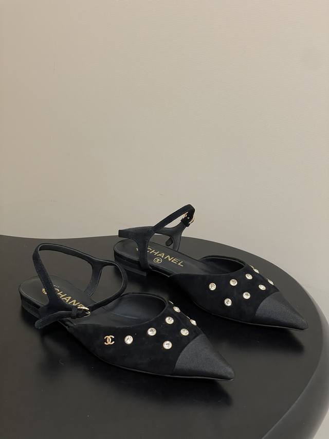 Early Autumn New Chanel 25K Pointed Toe Pearl Mary Jane Classic Color Block Doub