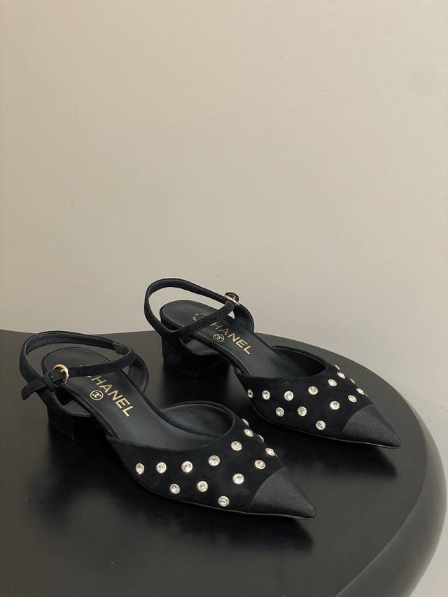 Early Autumn New Chanel 25K Pointed Toe Pearl Mary Jane Classic Color Block Doub