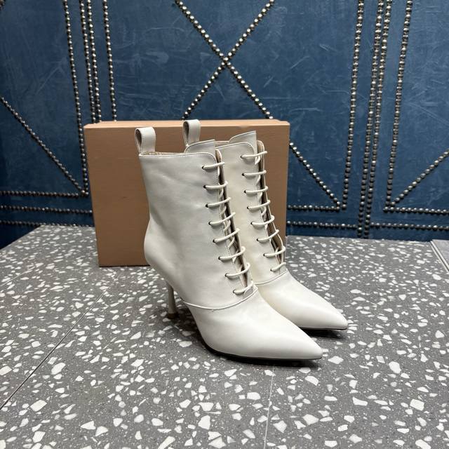 Gianvito Rossi boutique series ankle boots are now available!