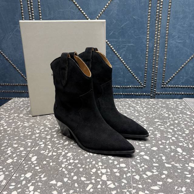 Brunell Cucinell Retro Chunky Heel Ankle Boots. Flattering for all leg shapes. S
