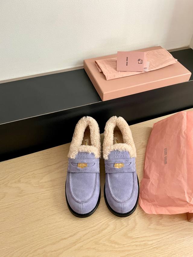 Miumiu's latest autumn/winter coin loafers, fluffy shoes recommended by many cel