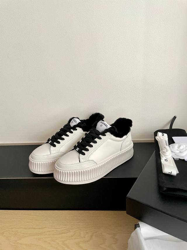 Chanel Platform Panda Shoes with Wool Lining This is a selected sneaker, the thi