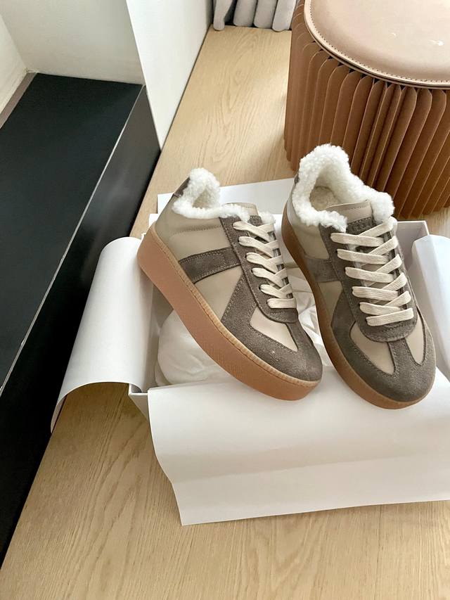 Maison Margiela Newly Upgraded and Replicated Mm6 Couple Style Thick-Soled Wool-