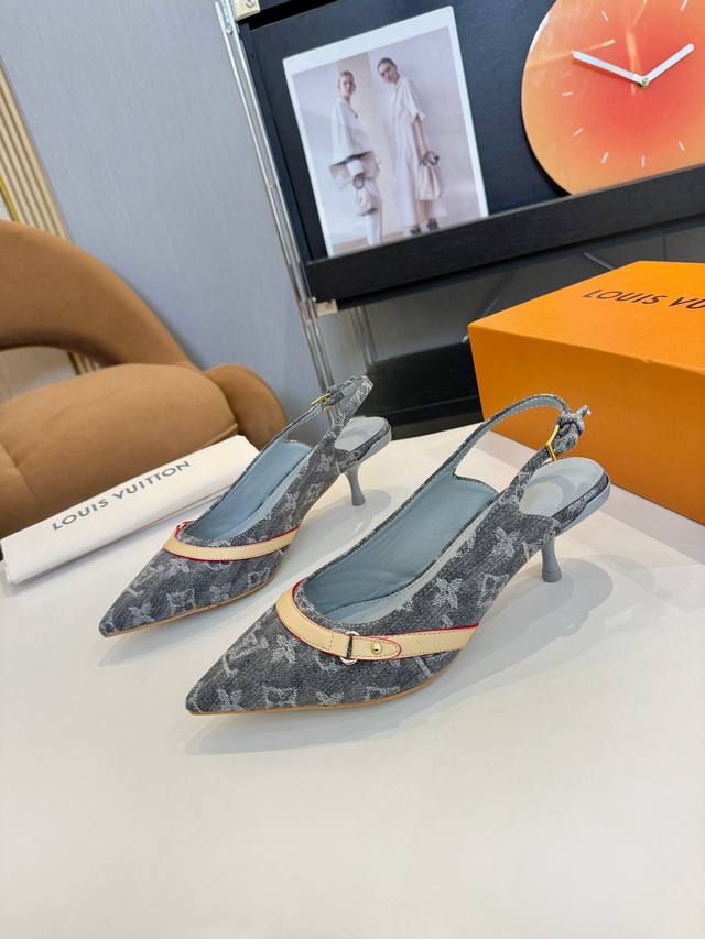 V Family 25 New Style, Sizes 35-43, Rubber Sole/Leather Sole Plus 30 DDD