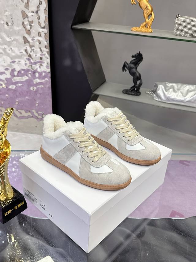 Women's/Men's Top-grain cowhide Australian wool German training series The wool