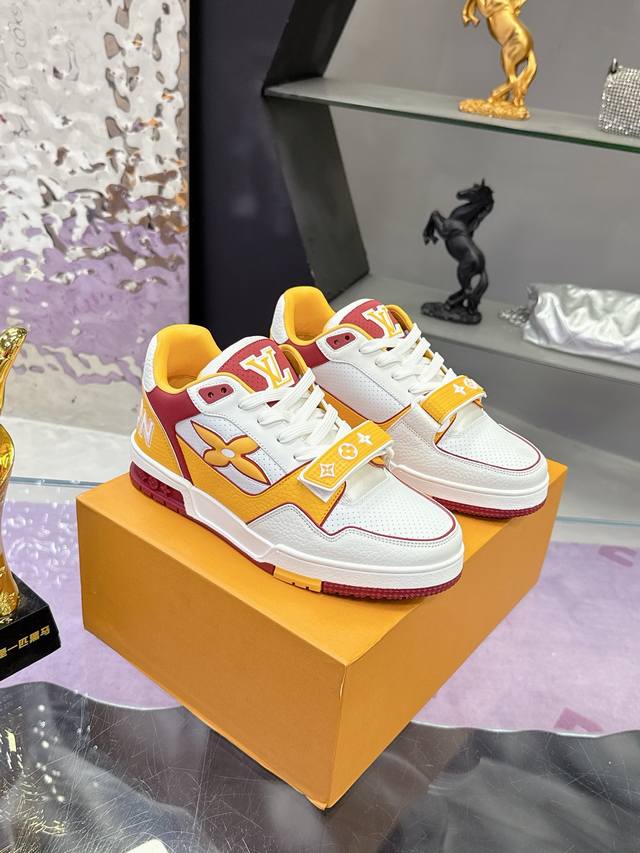 Factory Price: Top-tier LV new Velcro couple style LV Trainer 25 Spring New Casu