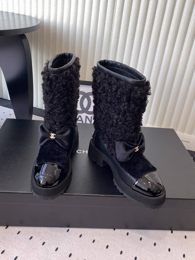 Chanel New Autumn/Winter Wool Boots. A must-have for fashionistas, these Chanel