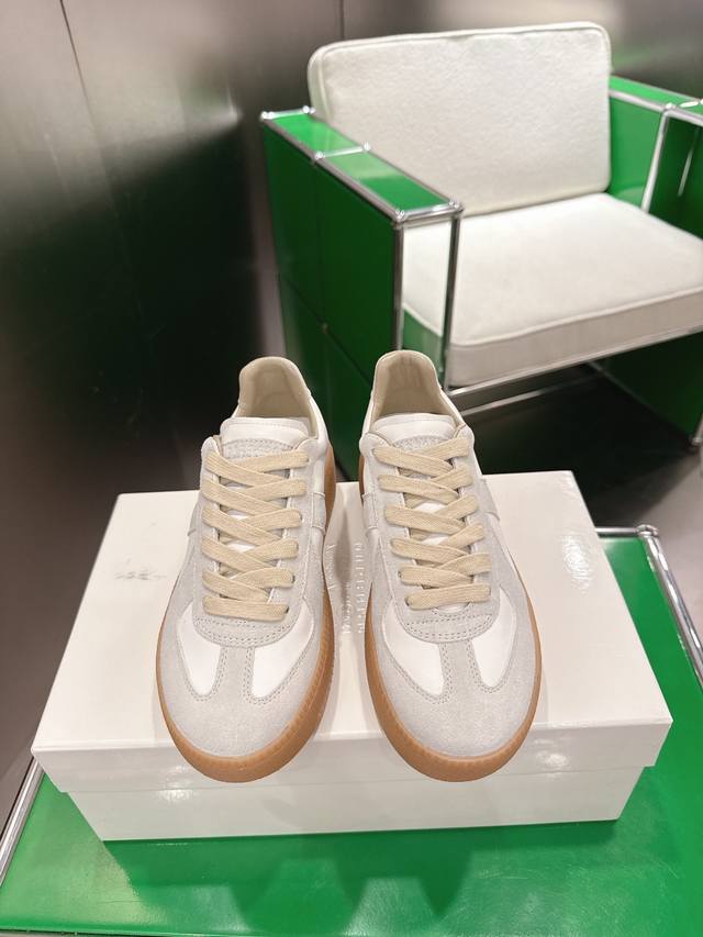 K012 Maisonmargiela Thick-Soled German Training Shoes A designer brand, a light