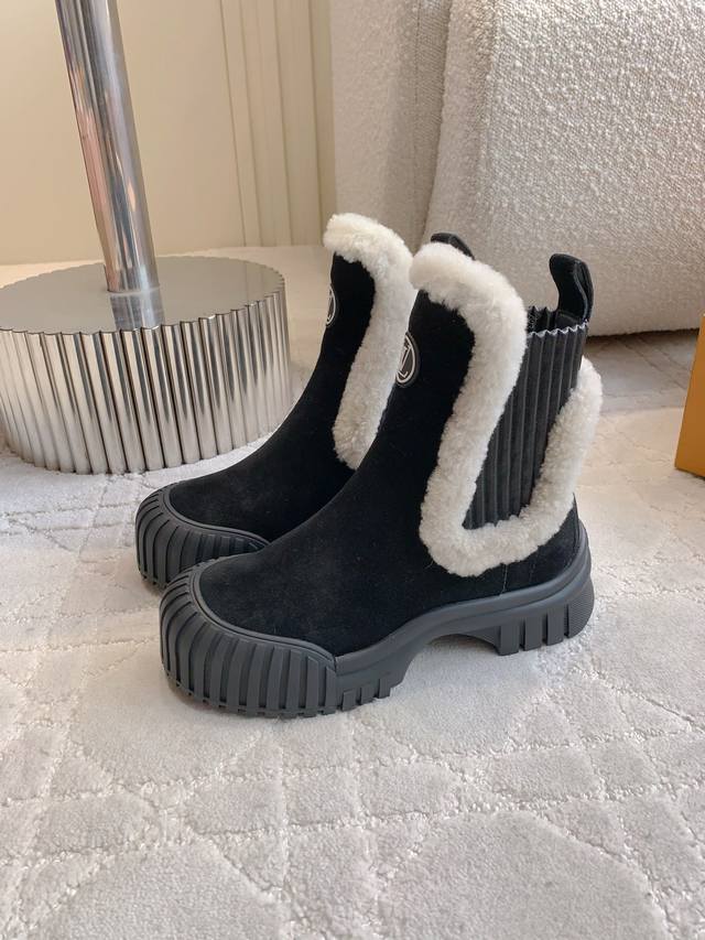 Factory Price p Louis Vuitt*Classic Shell Toe Ankle Boots The shoe has a cool l