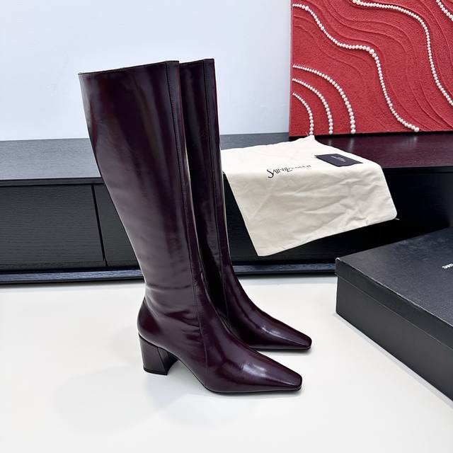 Retailer Version Ys The most comfortable pair of boots. Very versatile. This yea