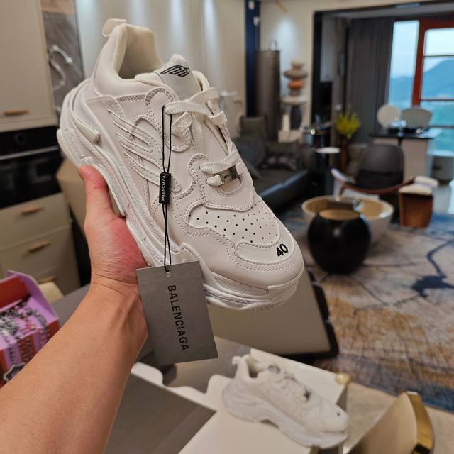 Lane Crawford Hong Kong Official Factory "Balenciaga" 25 The preferred brand of