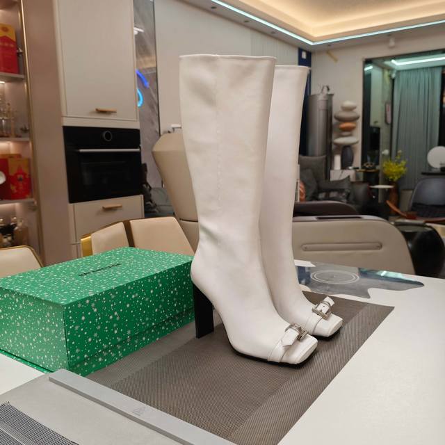 Balenciaga 2025 Fall/Winter Hot Selling Items, Grand Launch, New Product Release