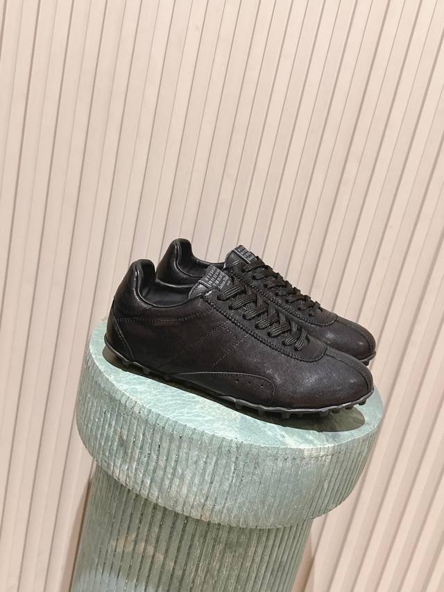 Top Version: Maison Margiela 2025 Fall/Winter Collection Couple Sprinters (DDD).